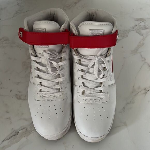 Fila sneakers EUC  - Picture 2 of 7